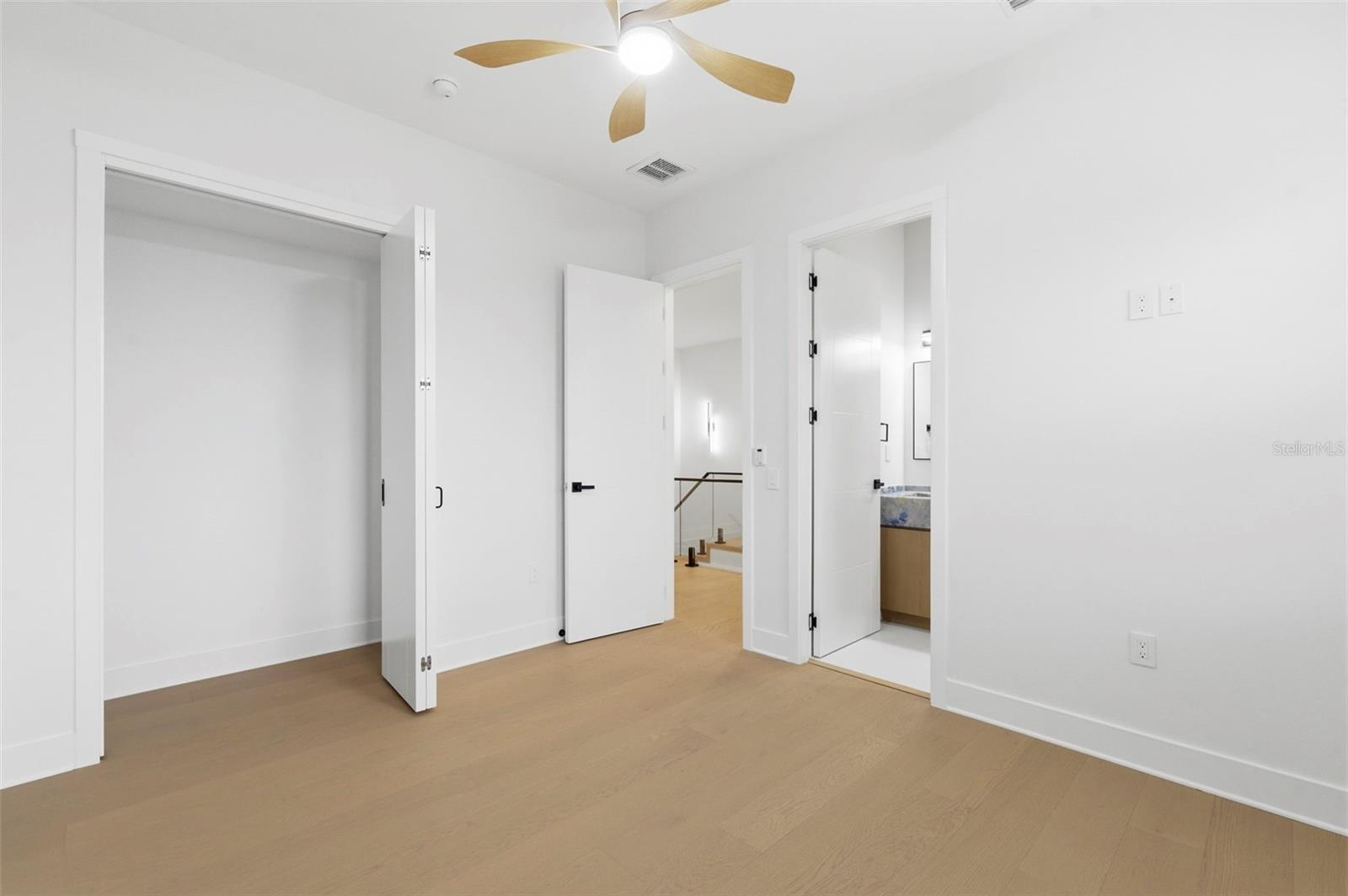 1090 MAIN ST, SAFETY HARBOR, FL, 34695