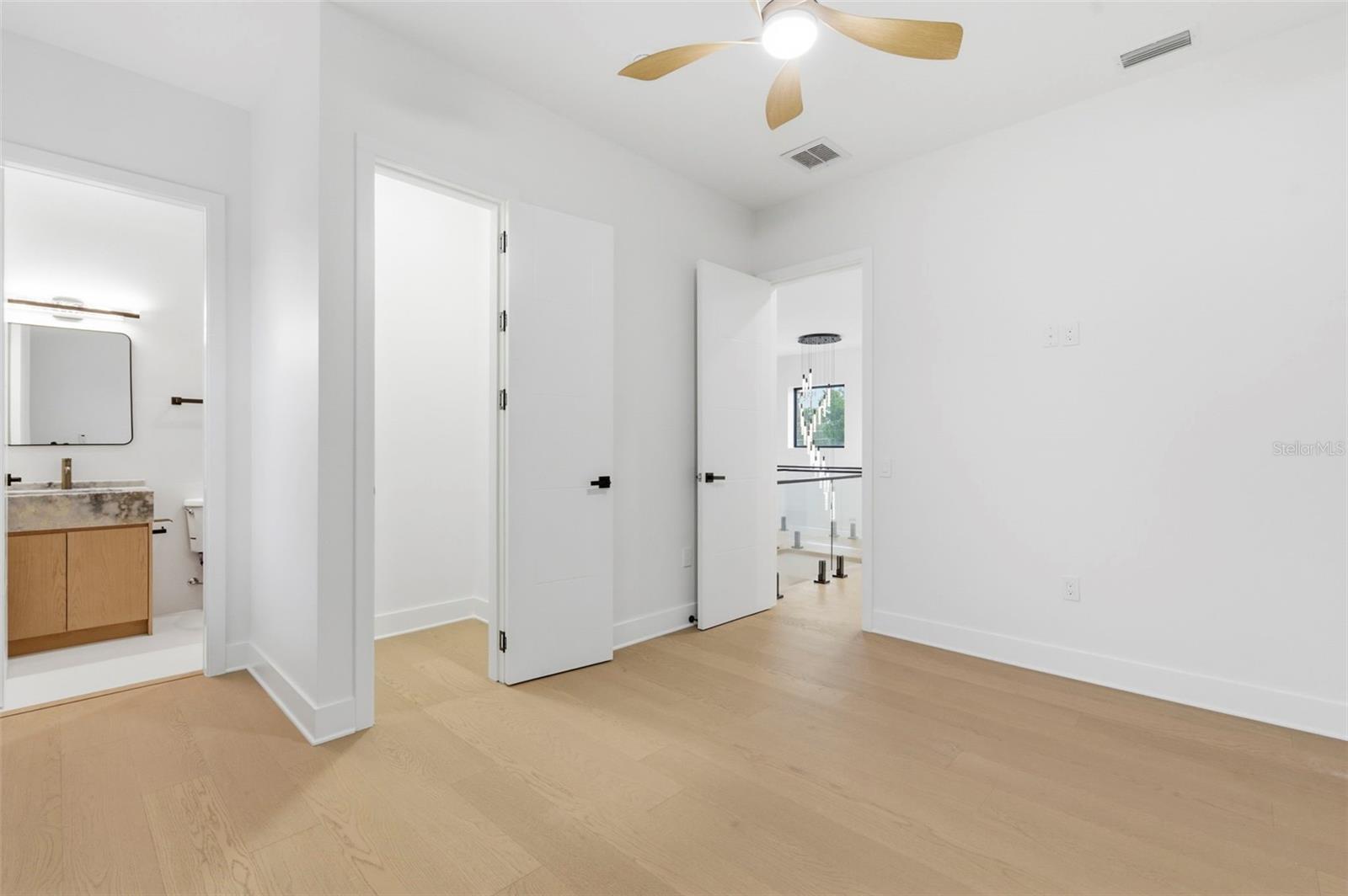 1090 MAIN ST, SAFETY HARBOR, FL, 34695