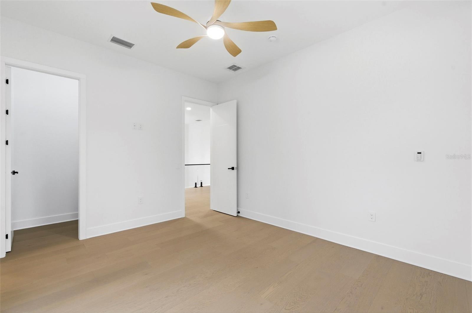 1090 MAIN ST, SAFETY HARBOR, FL, 34695