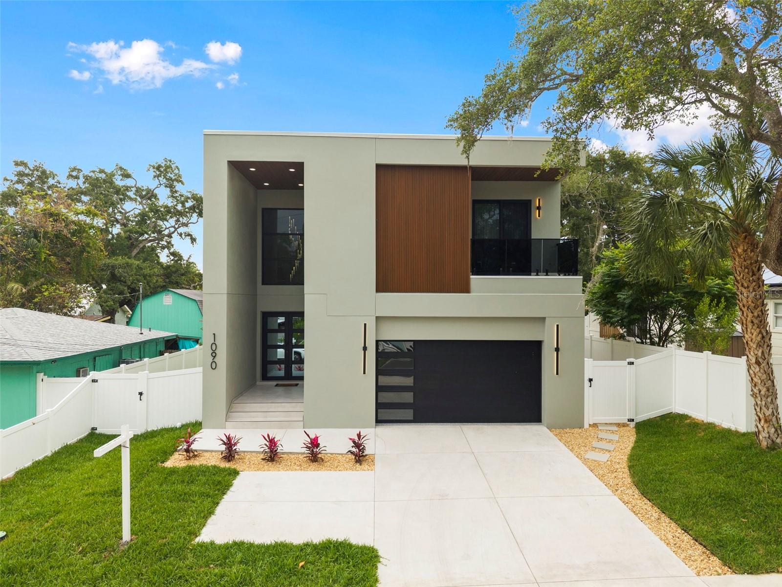 1090 MAIN ST, SAFETY HARBOR, FL, 34695
