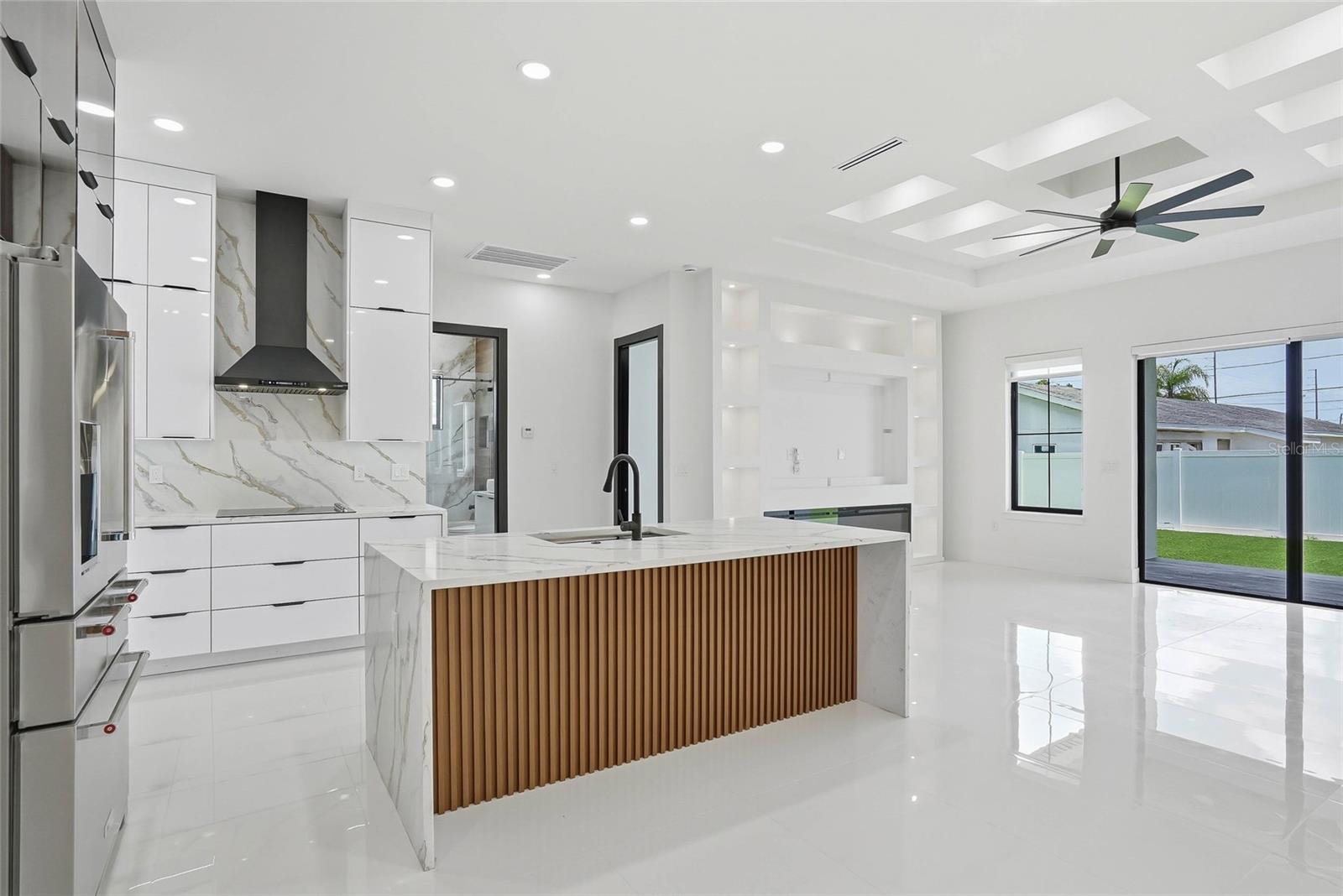 7013 N CLEARVIEW AVE, TAMPA, FL, 33614