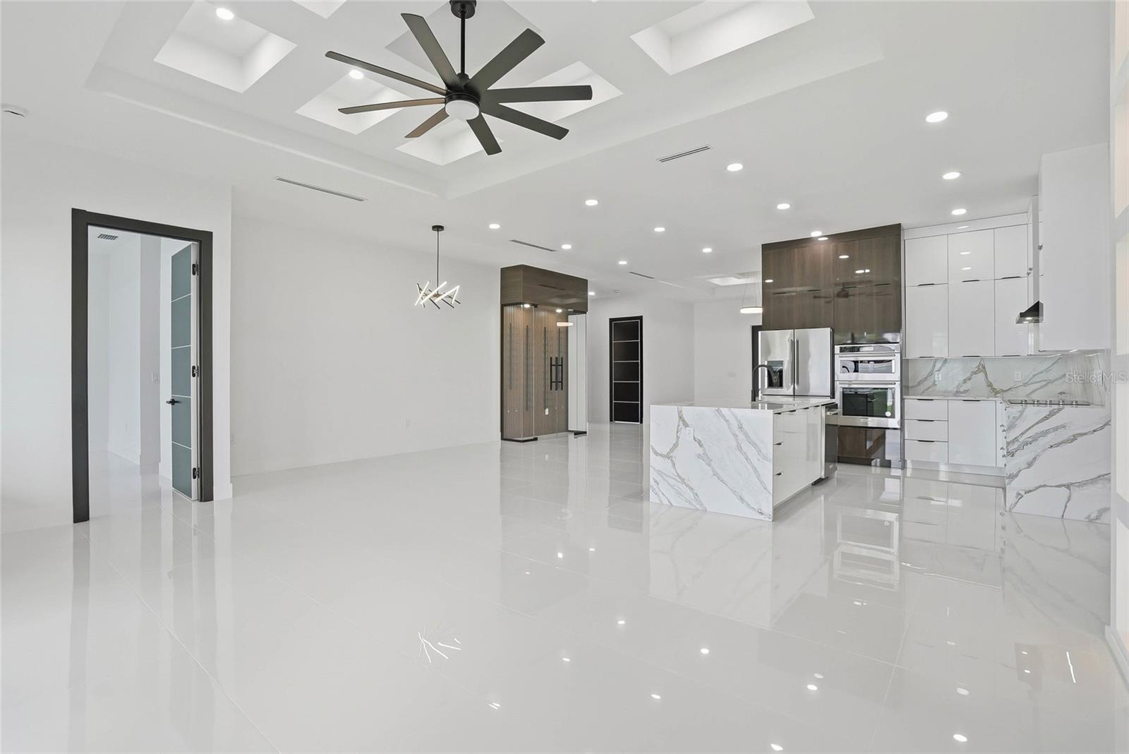 7013 N CLEARVIEW AVE, TAMPA, FL, 33614