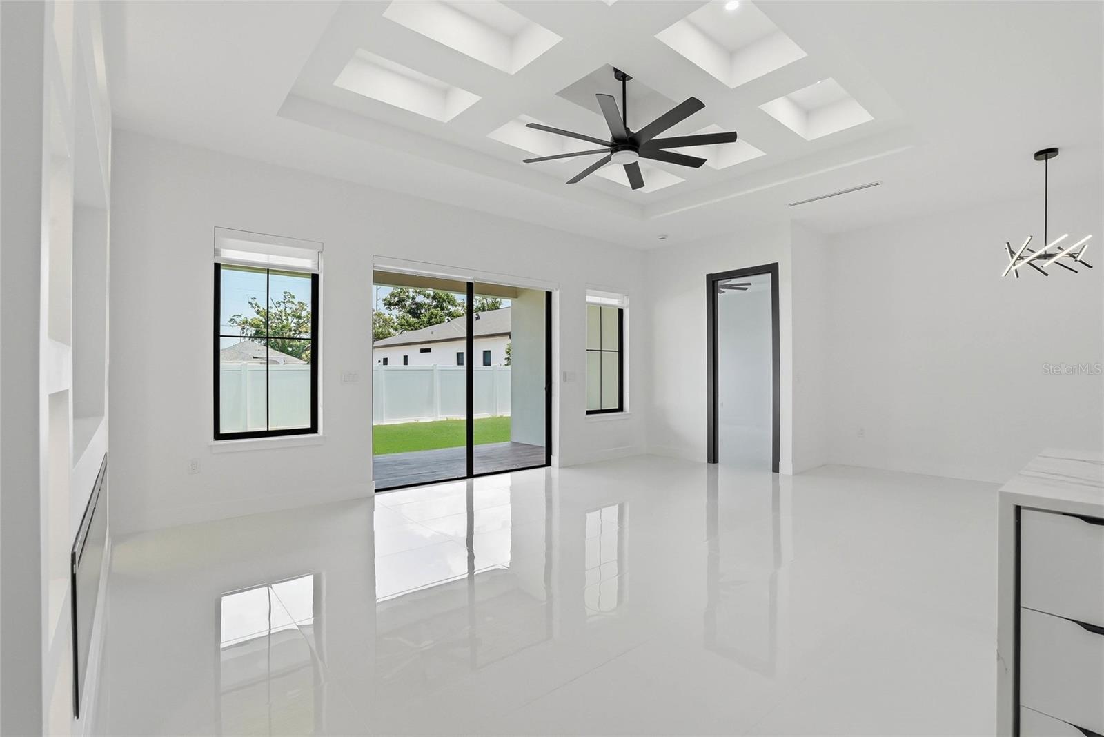 7013 N CLEARVIEW AVE, TAMPA, FL, 33614