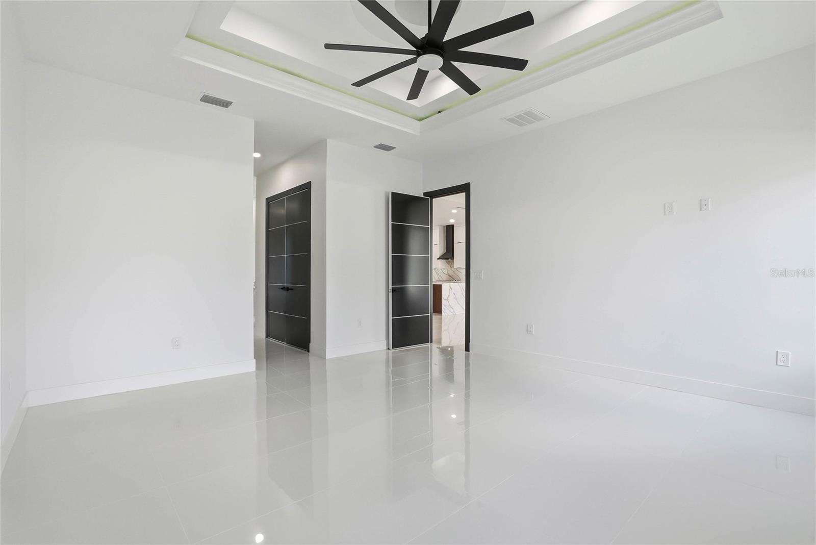 7013 N CLEARVIEW AVE, TAMPA, FL, 33614