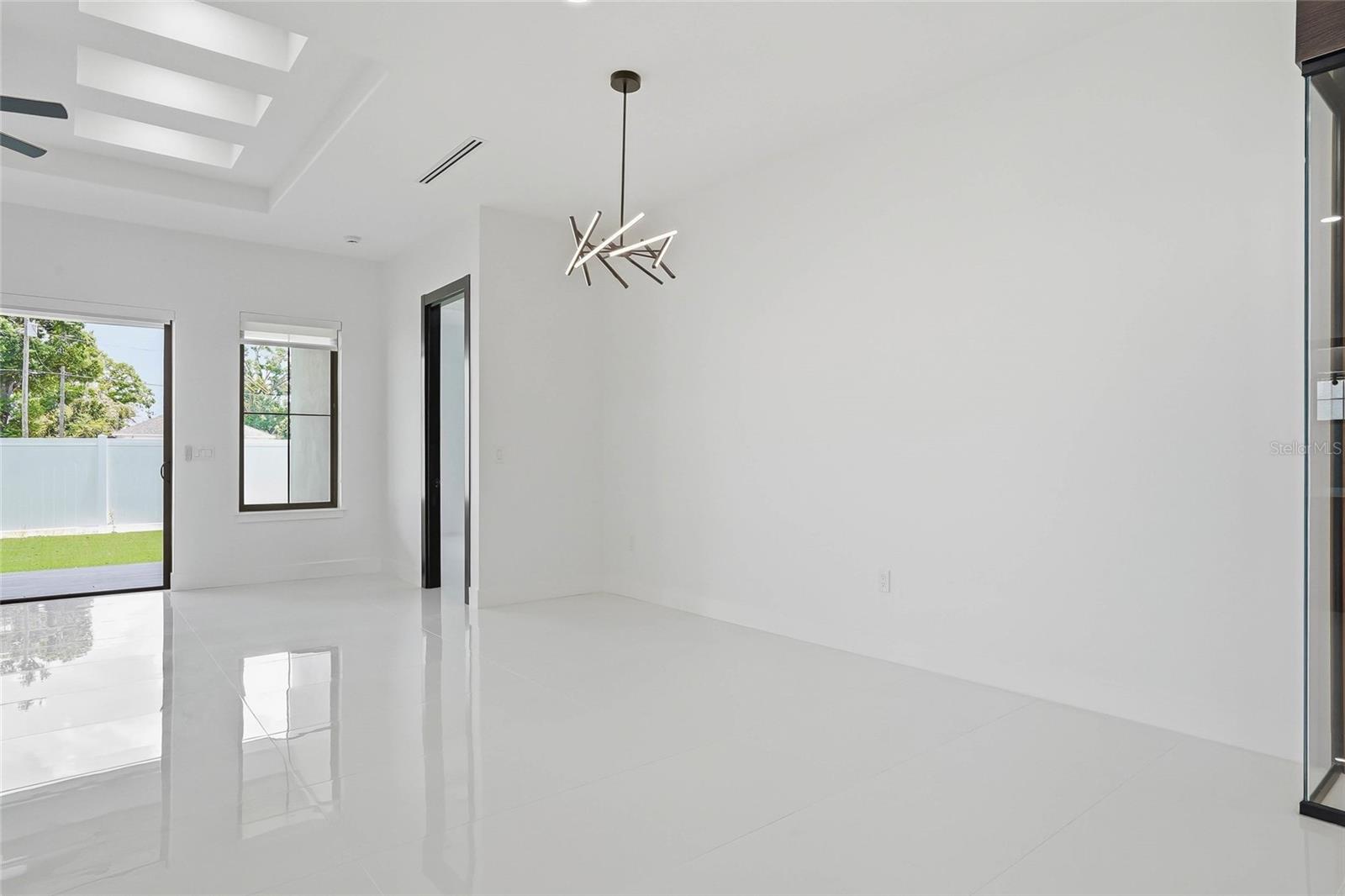 7013 N CLEARVIEW AVE, TAMPA, FL, 33614