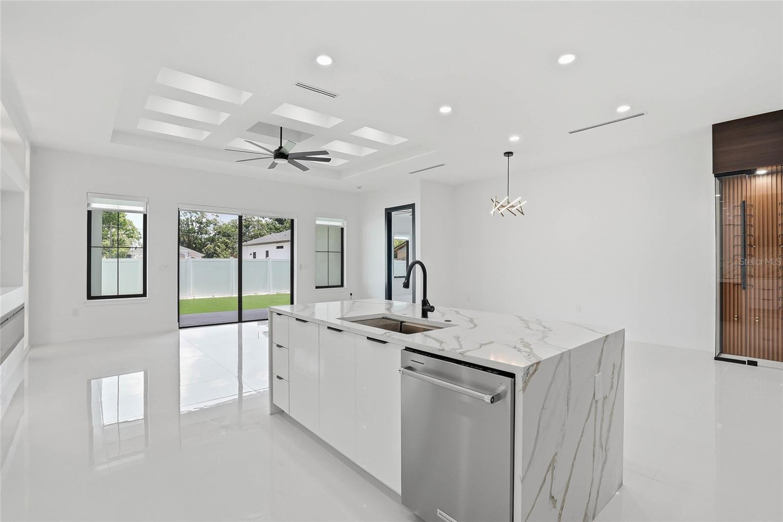 7013 N CLEARVIEW AVE, TAMPA, FL, 33614