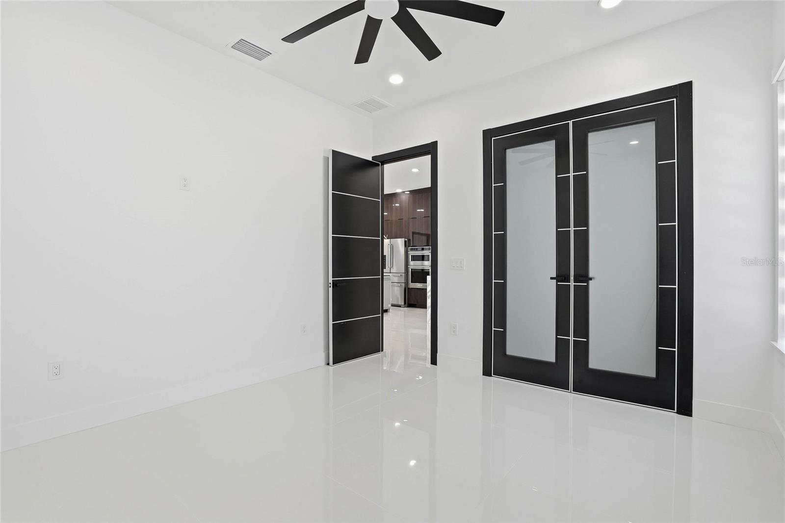 7013 N CLEARVIEW AVE, TAMPA, FL, 33614