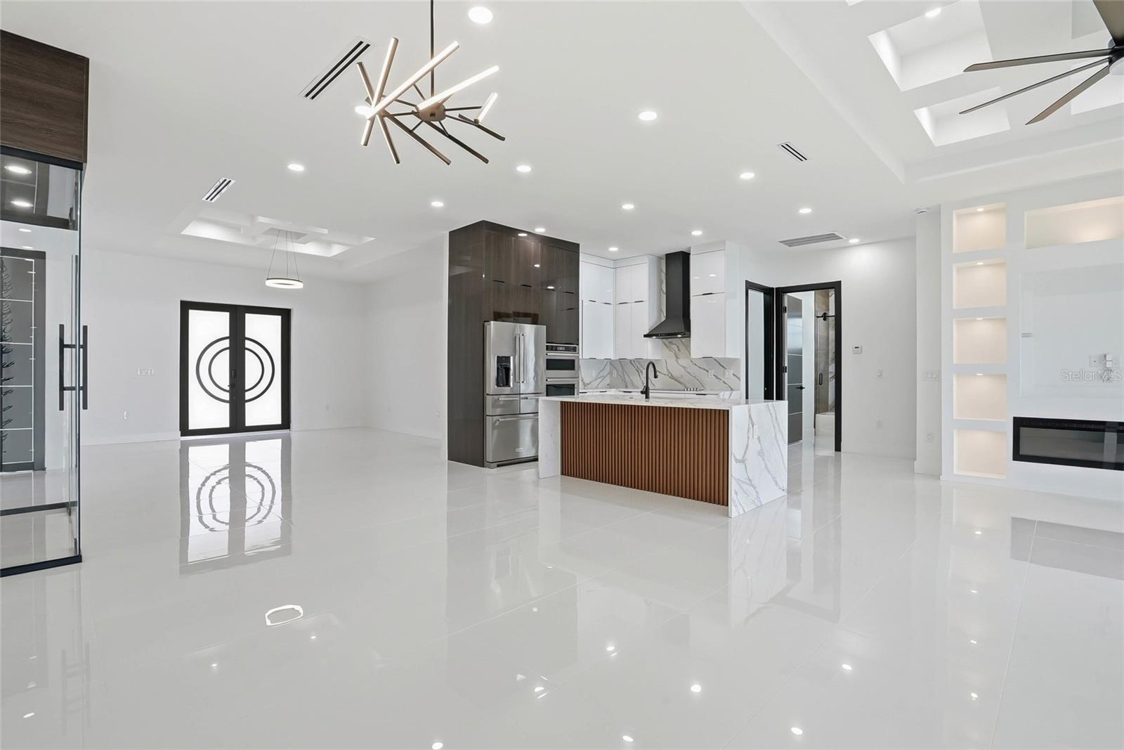 7013 N CLEARVIEW AVE, TAMPA, FL, 33614