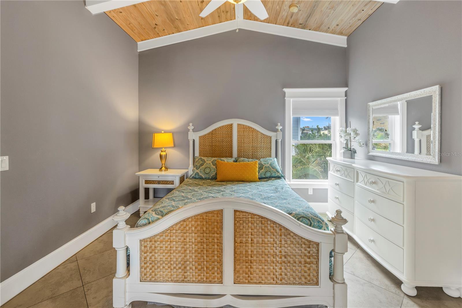 105 4TH ST S, BRADENTON BEACH, FL, 34217