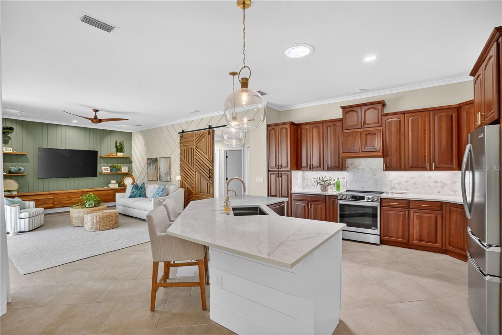 3301 LAKESIDE CIR, PARRISH, FL, 34219