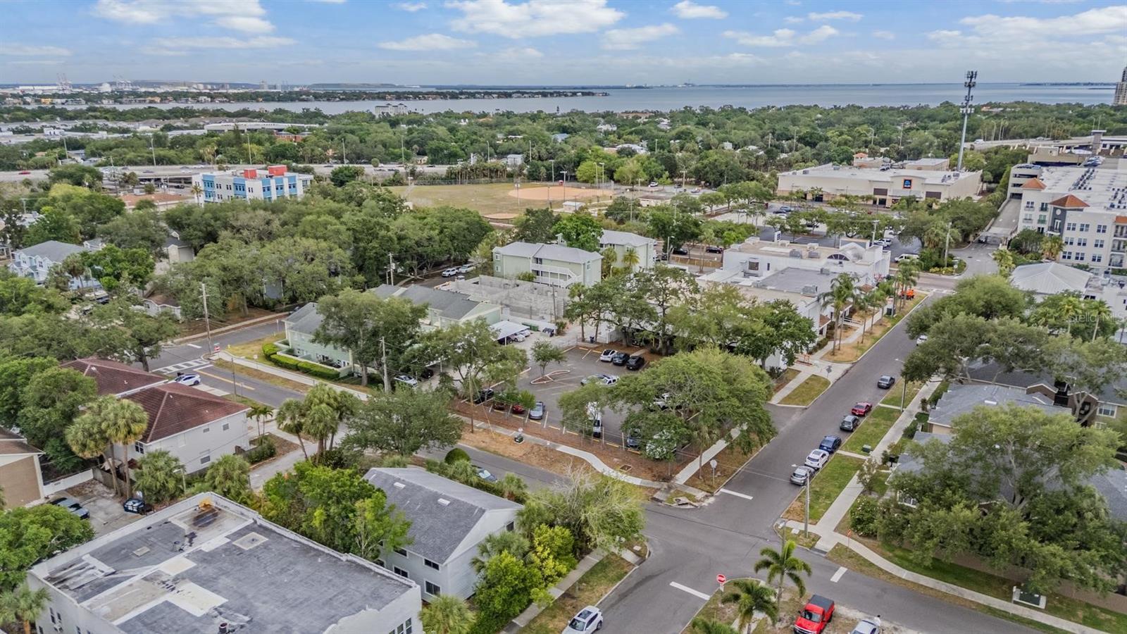 2109 W DE LEON ST, TAMPA, FL, 33606