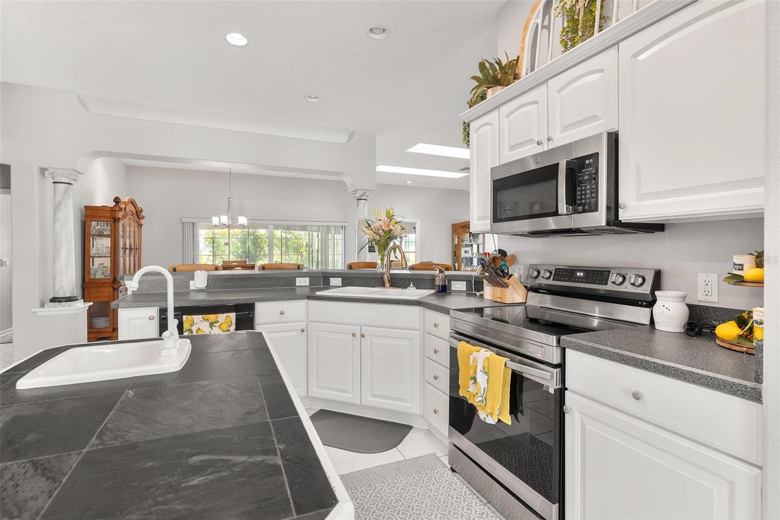 1027 URICO GOLF RD, LADY LAKE, FL, 32159