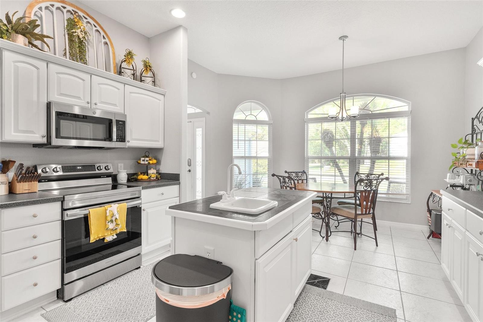 1027 URICO GOLF RD, LADY LAKE, FL, 32159