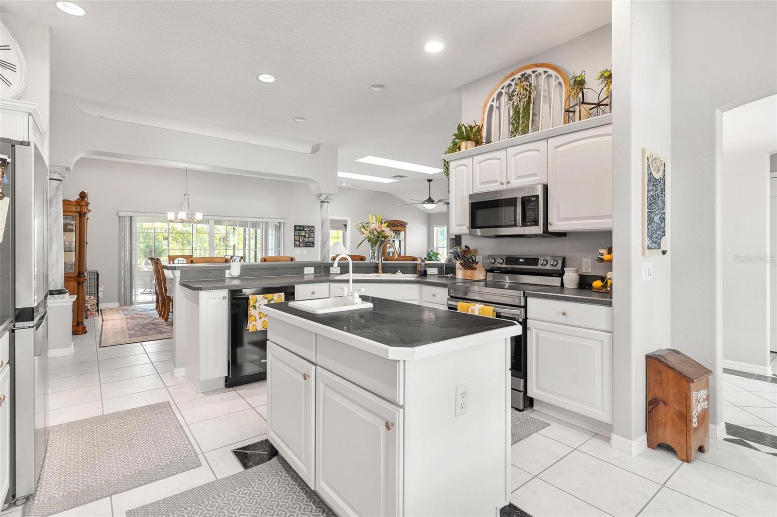 1027 URICO GOLF RD, LADY LAKE, FL, 32159