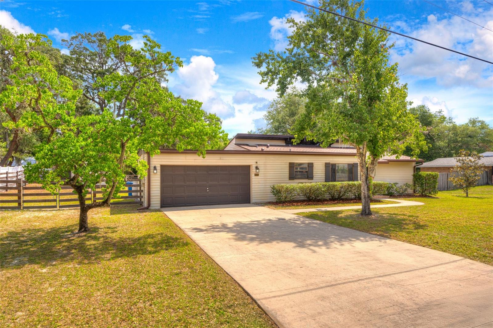 202 SANDSPUR LN, DELAND, FL, 32724