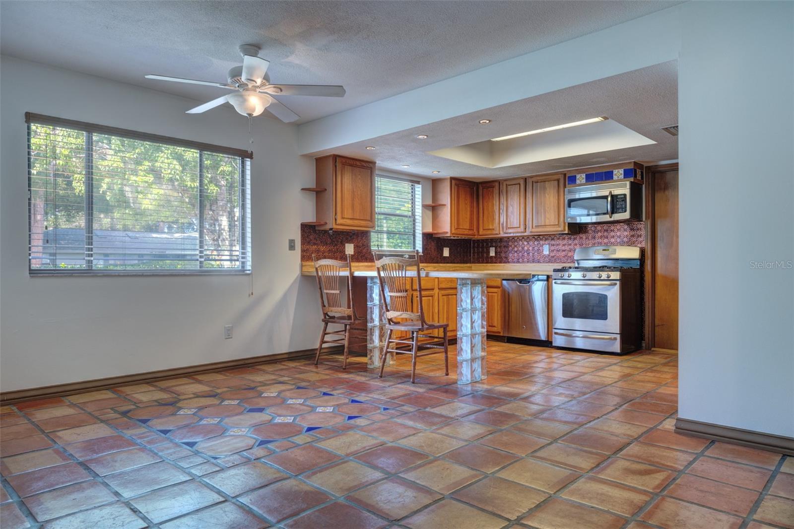 202 SANDSPUR LN, DELAND, FL, 32724