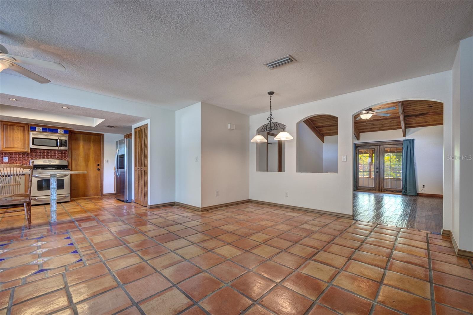 202 SANDSPUR LN, DELAND, FL, 32724