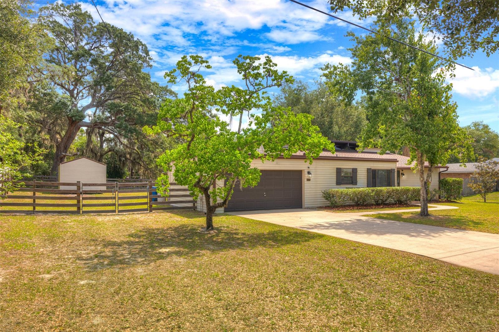 202 SANDSPUR LN, DELAND, FL, 32724