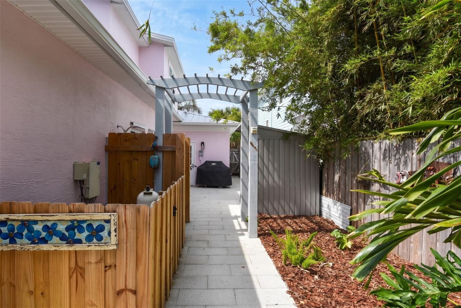 915 MAPLE ST, NEW SMYRNA BEACH, FL, 32169