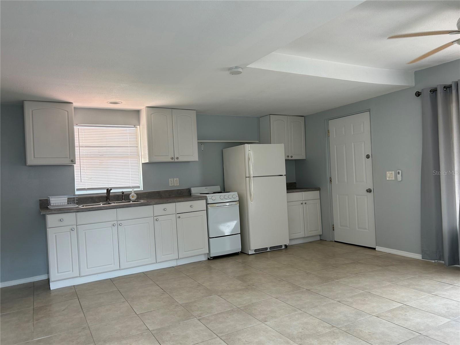 39029 KIRKLAND DR, ZEPHYRHILLS, FL, 33542