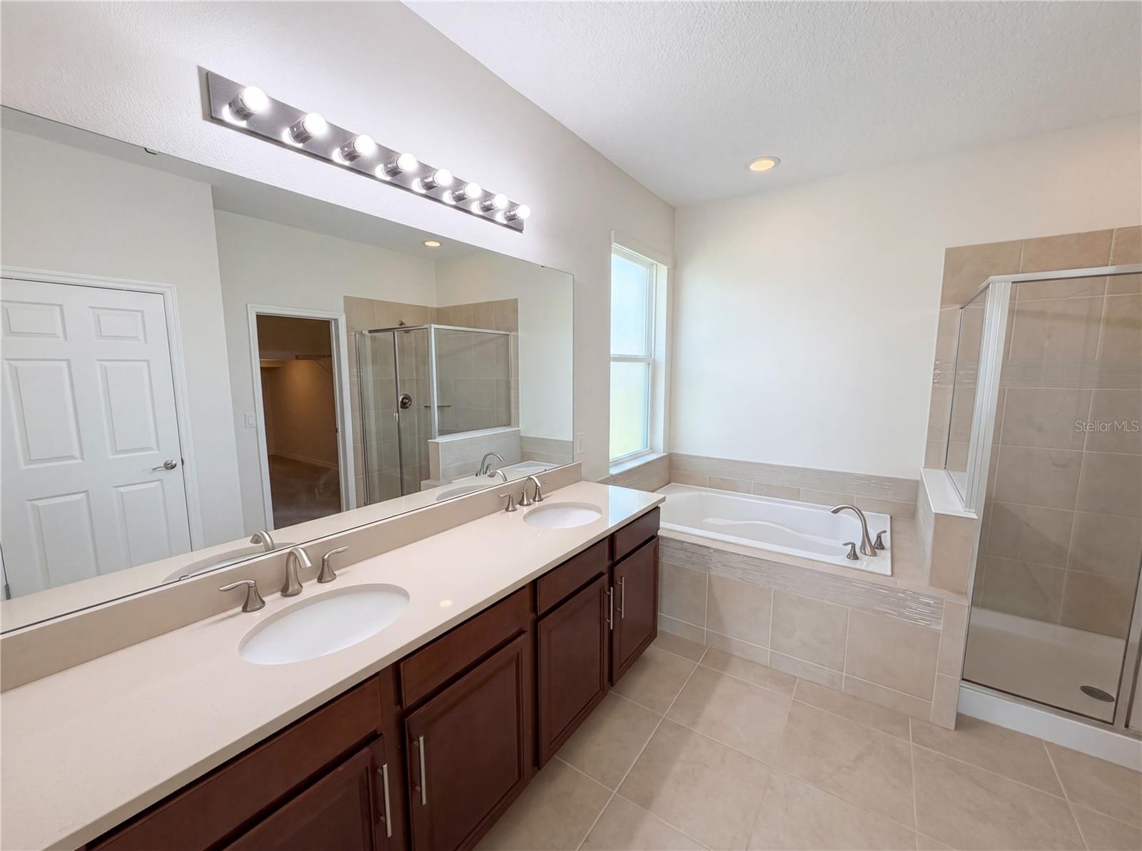 1811 HENLEY ST, MAGNOLIA SQUARE, FL, 34771