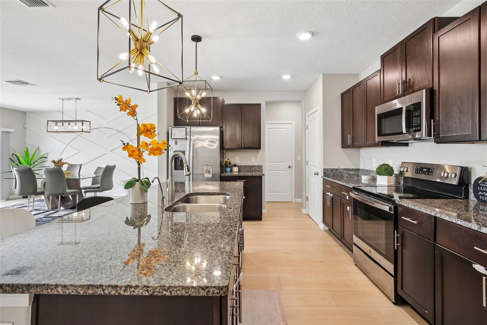 15608 MILLER CREEK DR, SUN CITY CENTER, FL, 33573