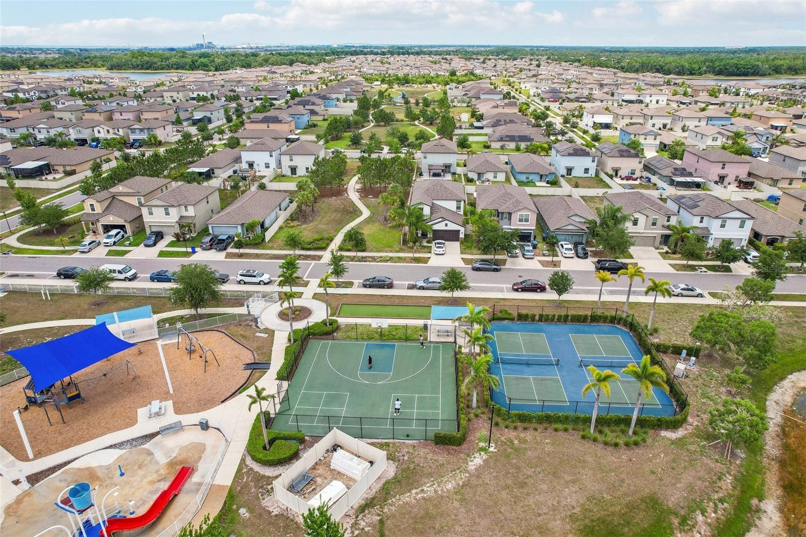 15608 MILLER CREEK DR, SUN CITY CENTER, FL, 33573