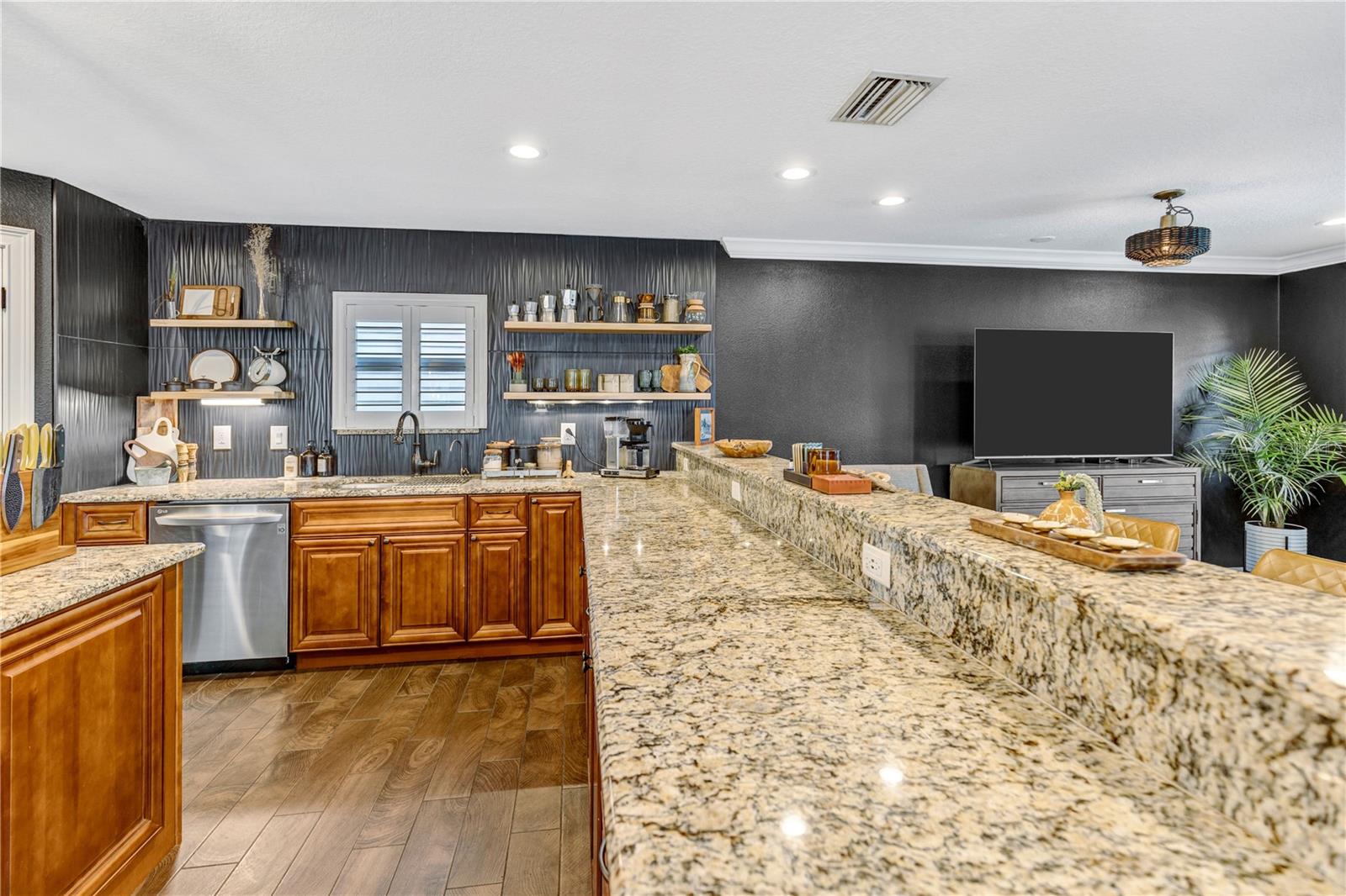 6812 S KISSIMMEE ST, TAMPA, FL, 33616