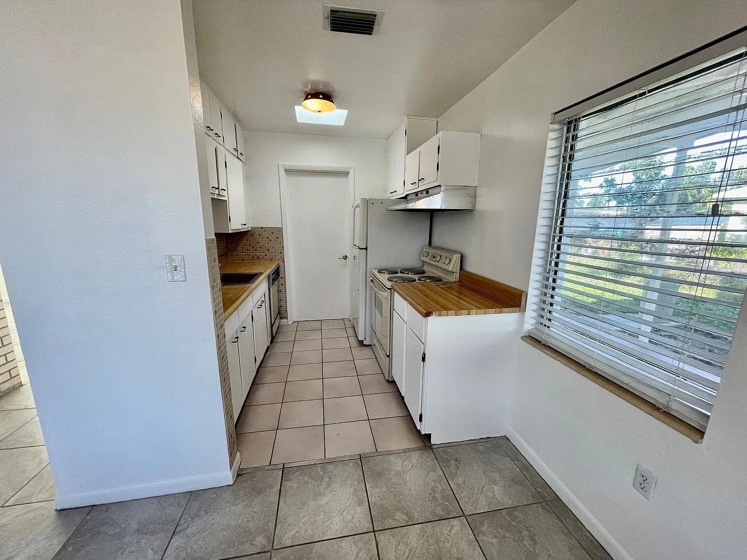 22086 BEVERLY AVE, PORT CHARLOTTE, FL, 33952