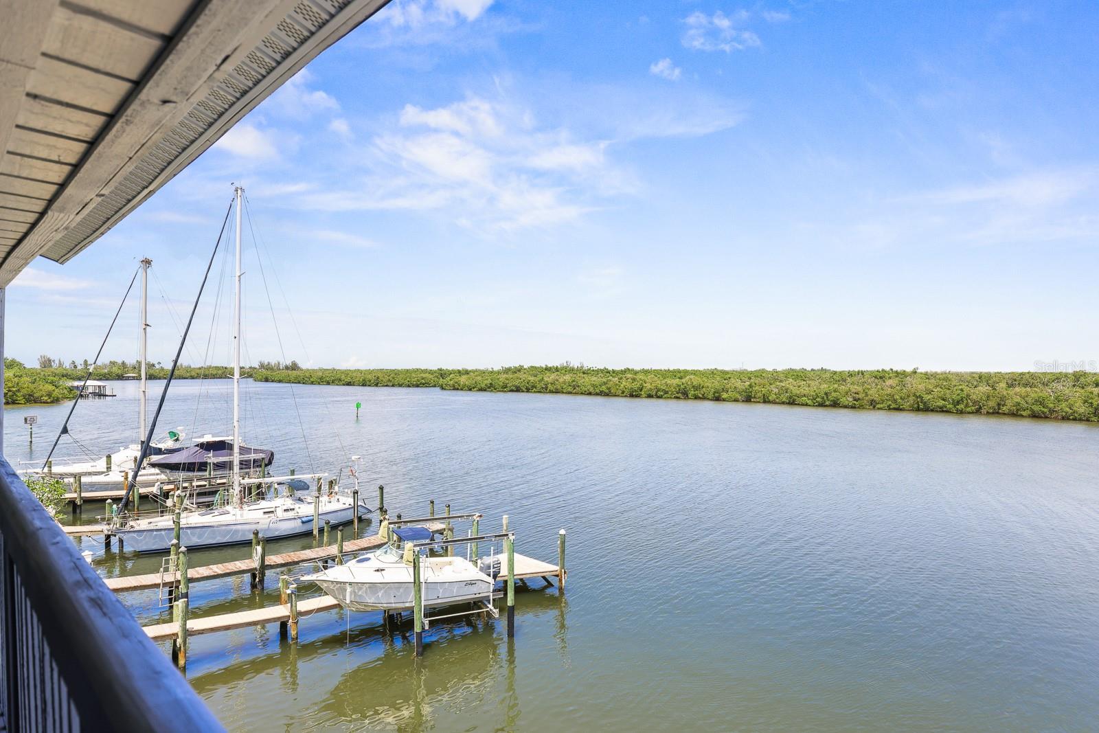 821 BAHIA DEL SOL DR #B, RUSKIN, FL, 33570