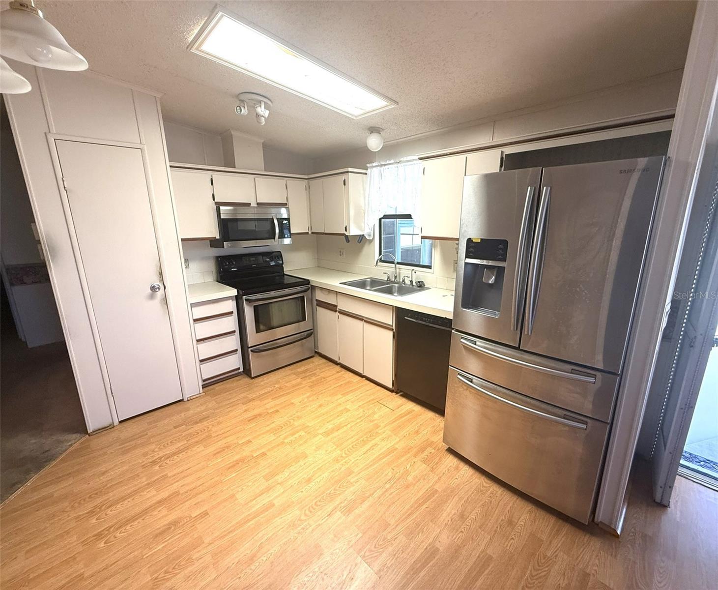 717 RIVERVIEW CIR, NORTH PORT, FL, 34287