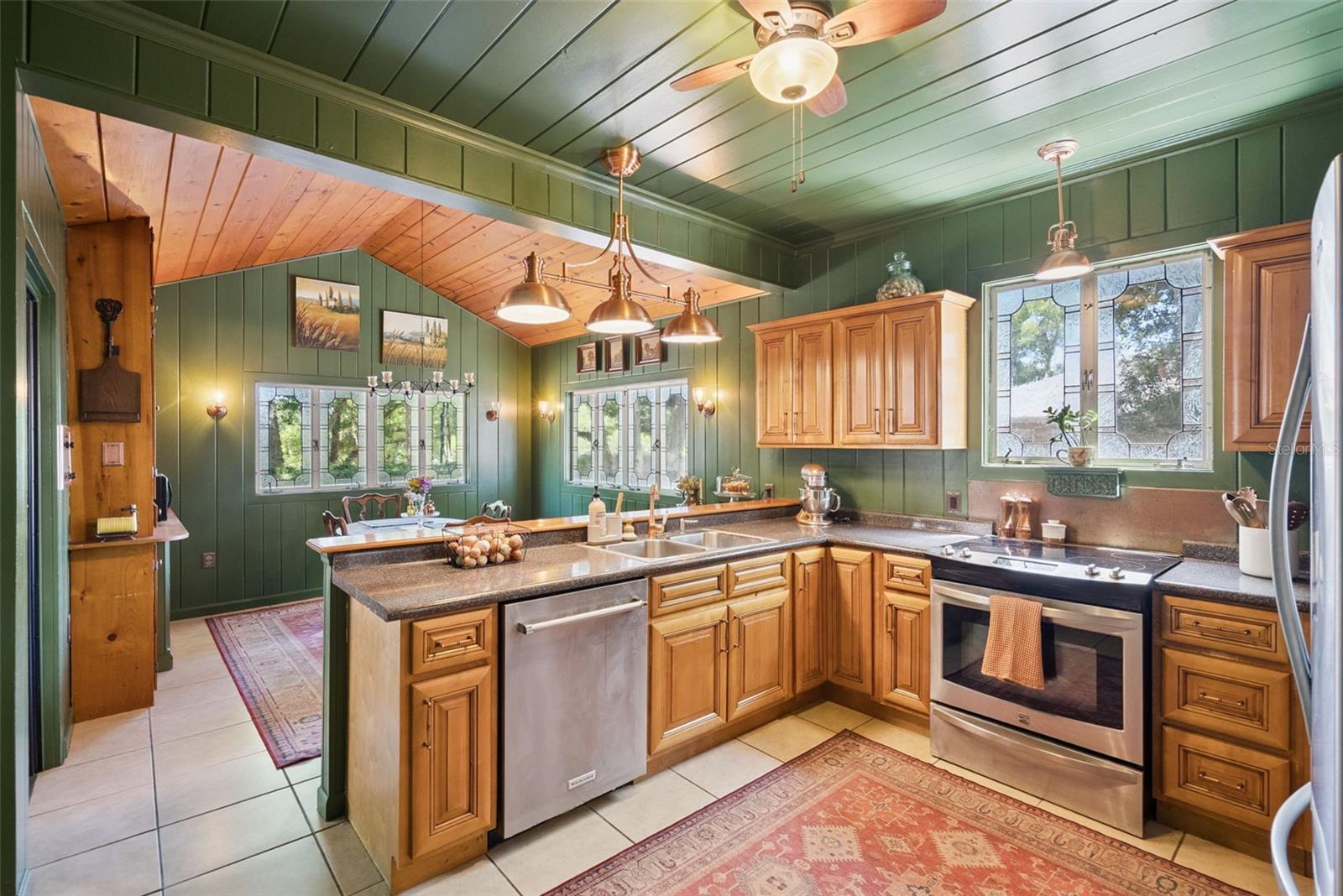 605 E LAKEVIEW AVE, EUSTIS, FL, 32726