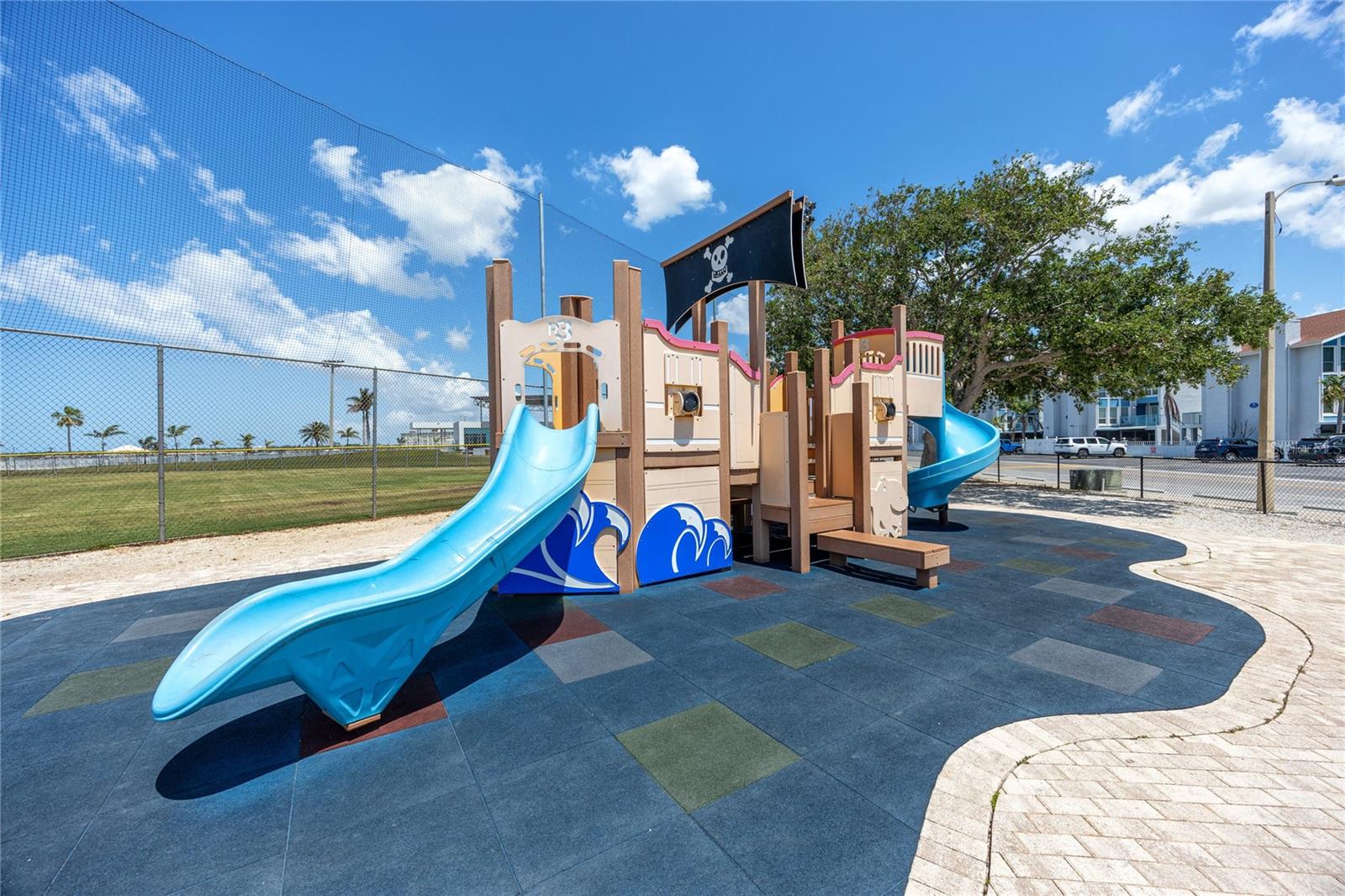 159 MEDALLION BLVD #F, MADEIRA BEACH, FL, 33708