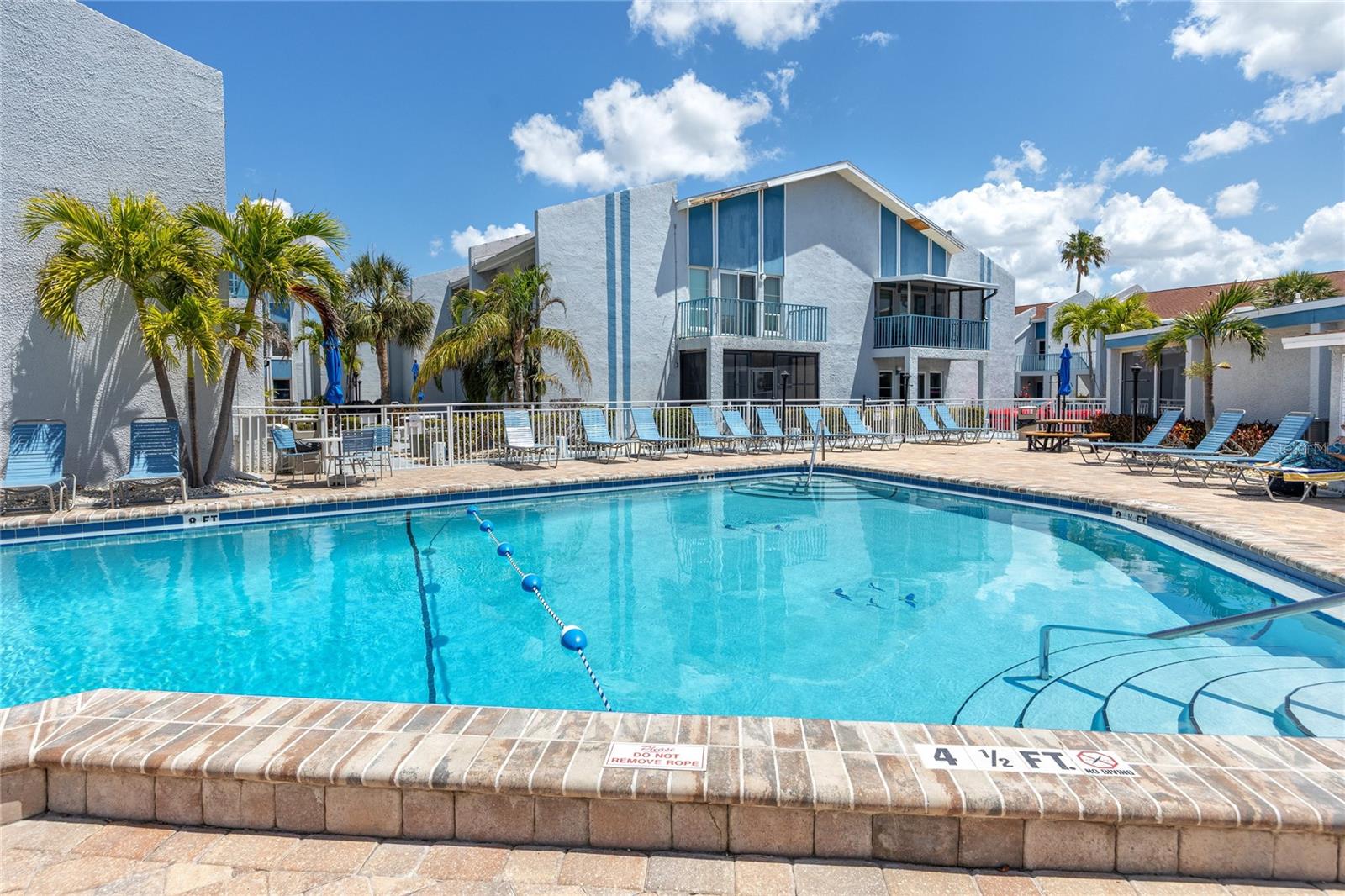 159 MEDALLION BLVD #F, MADEIRA BEACH, FL, 33708