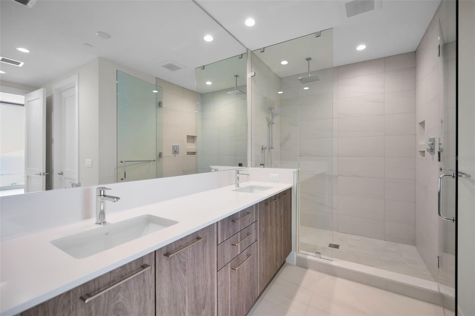 275 1ST AVE S #3503, ST PETERSBURG, FL, 33701