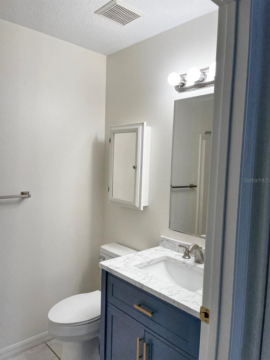 100 CHARLES DR, NOKOMIS, FL, 34275