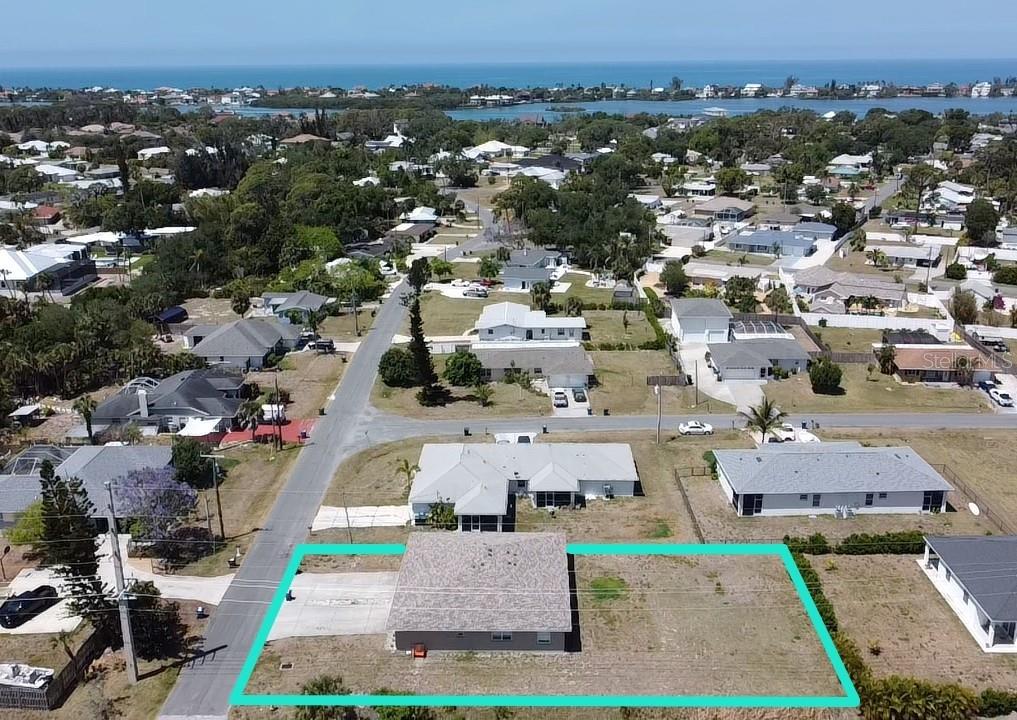 100 CHARLES DR, NOKOMIS, FL, 34275