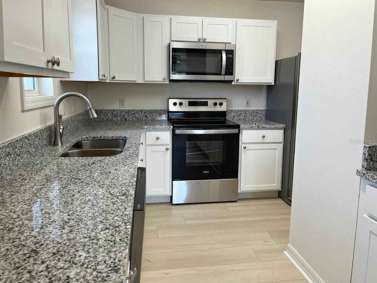 100 CHARLES DR, NOKOMIS, FL, 34275