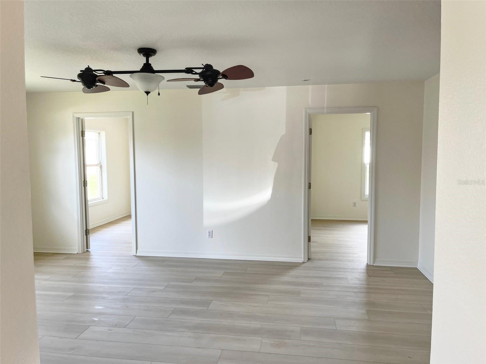 100 CHARLES DR, NOKOMIS, FL, 34275