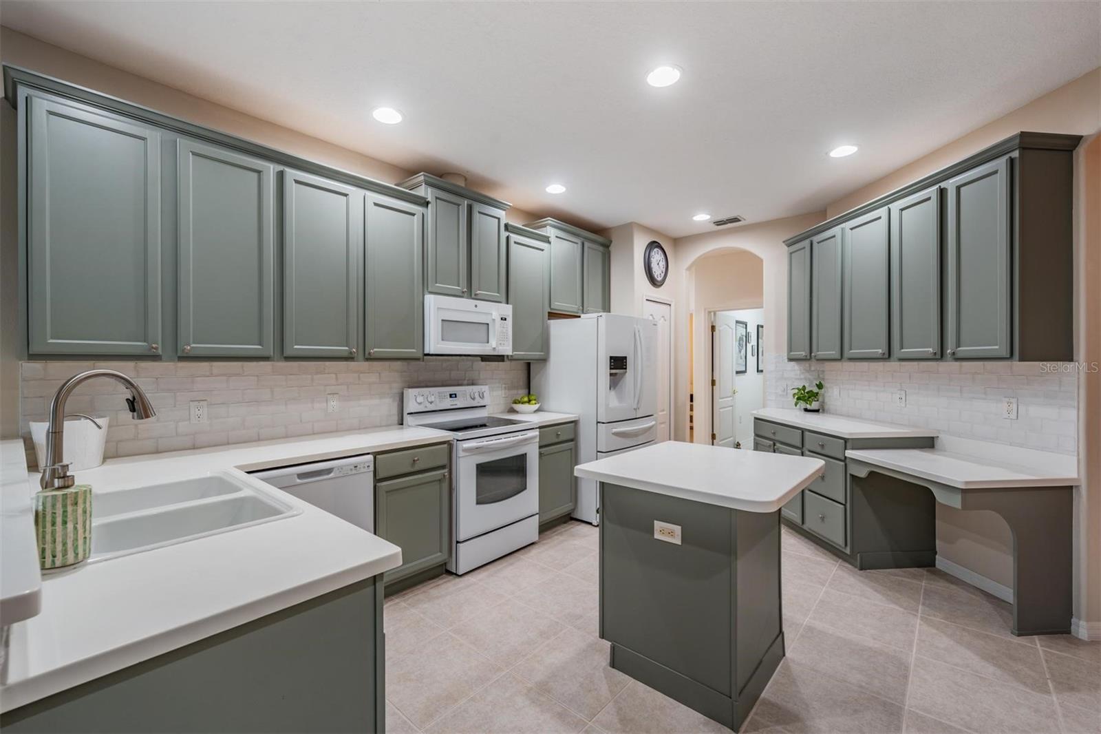 1624 LAKESTONE DR, TRINITY, FL, 34655