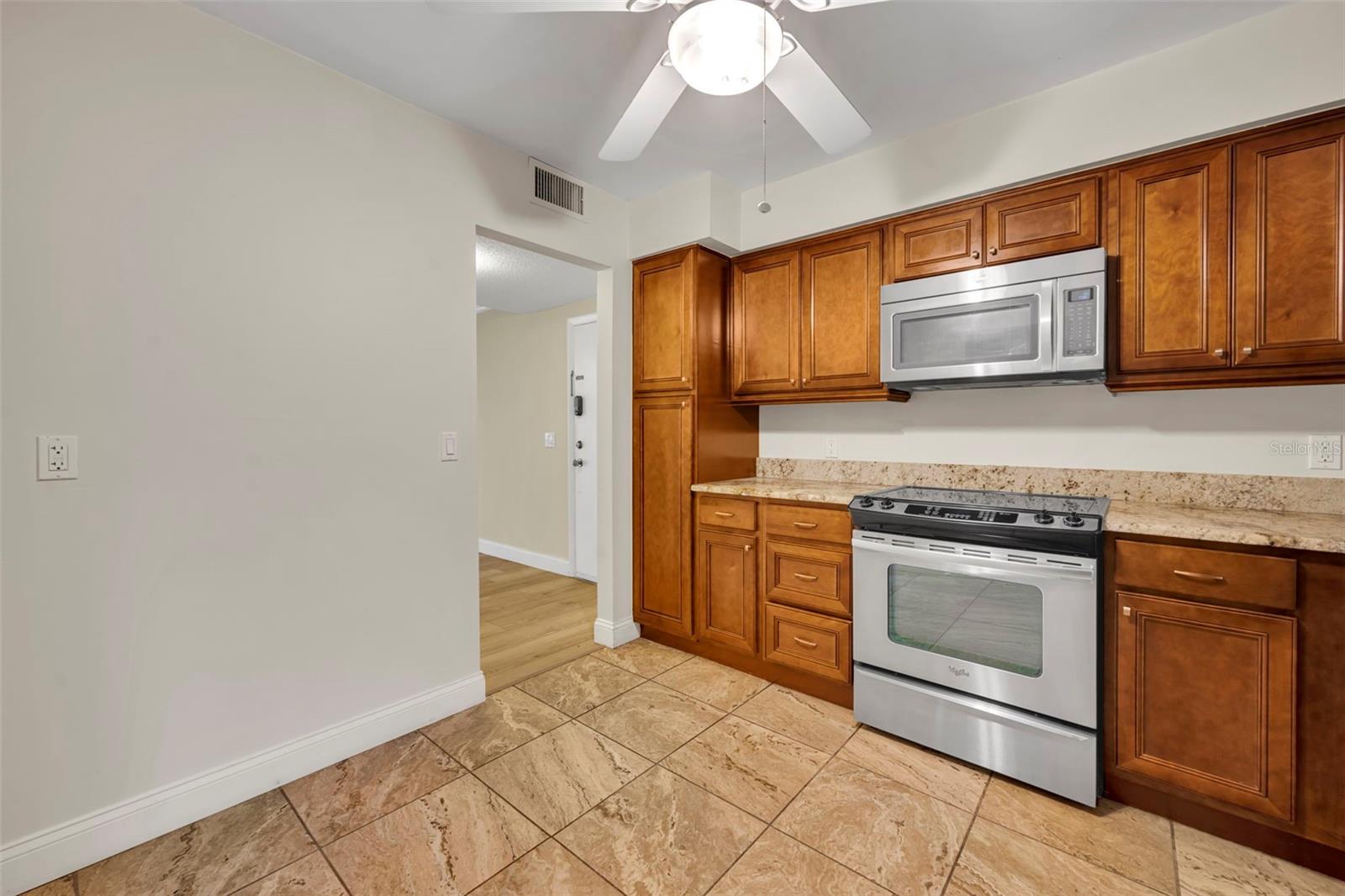 249 W LAKE FAITH DR #205, MAITLAND, FL, 32751
