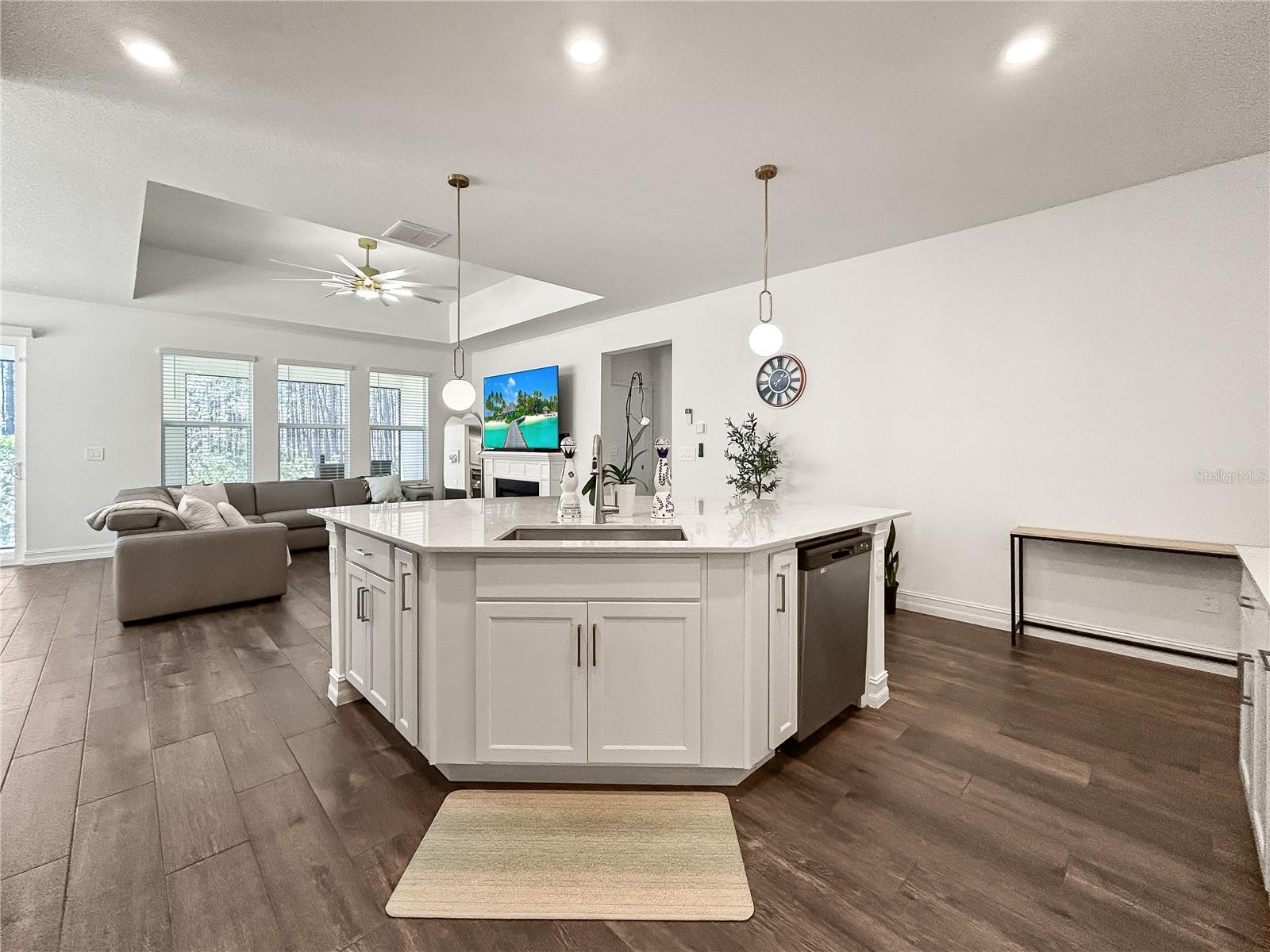 18334 SERENE LAKE LOOP, LUTZ, FL, 33548