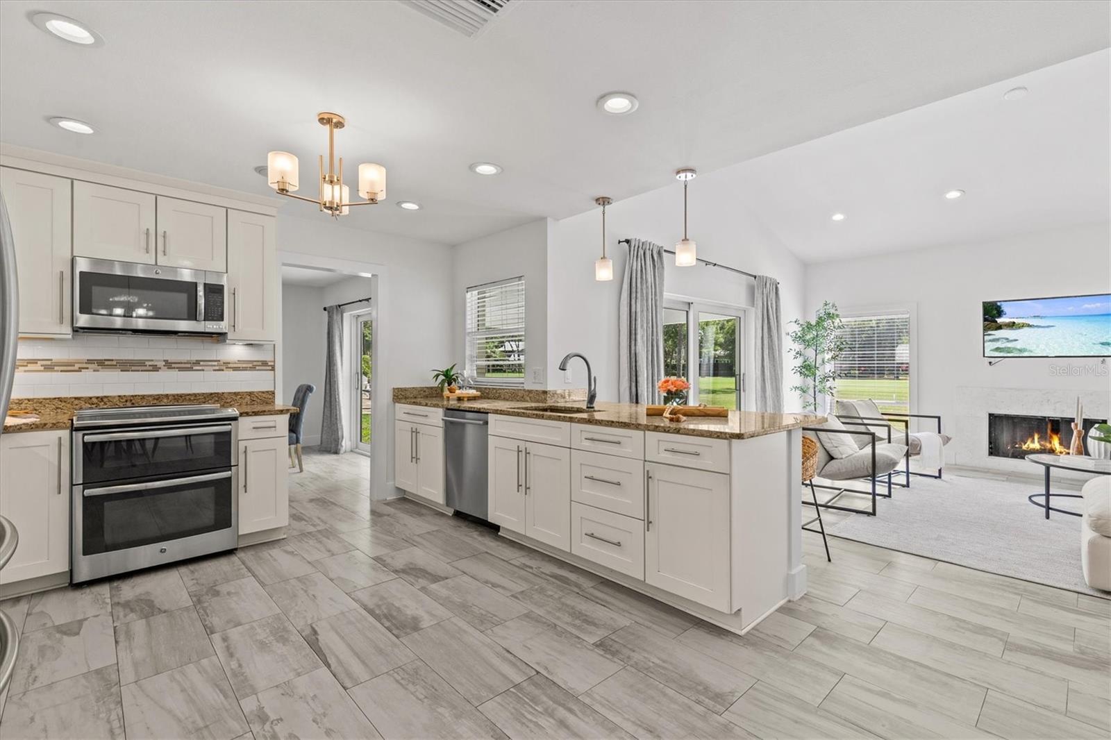 13915 WHISPERWOOD DR, CLEARWATER, FL, 33762