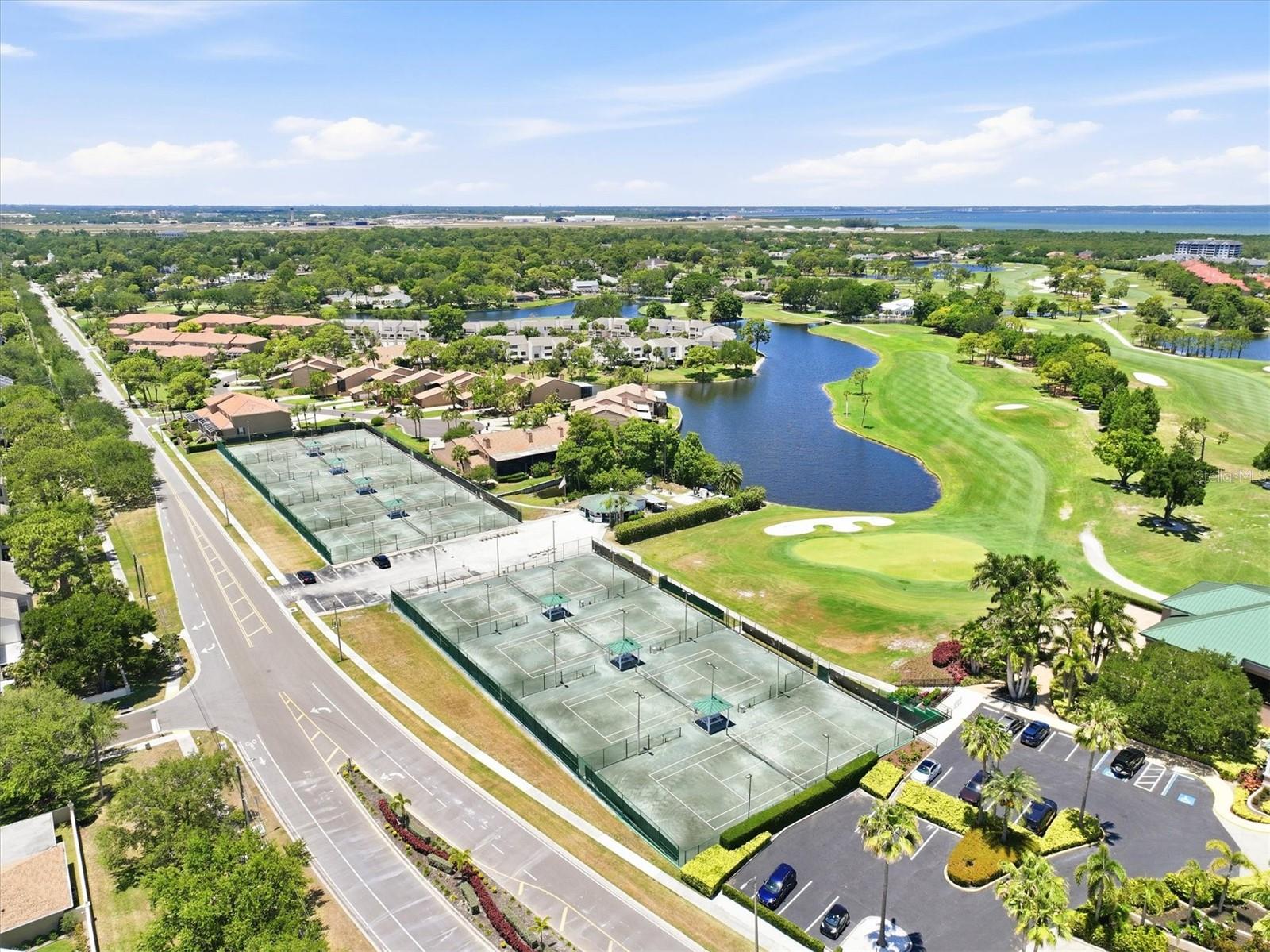 13915 WHISPERWOOD DR, CLEARWATER, FL, 33762
