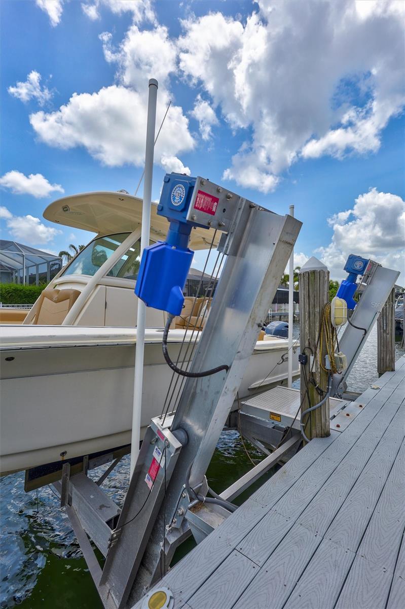 591 MAST DR, BRADENTON, FL, 34208