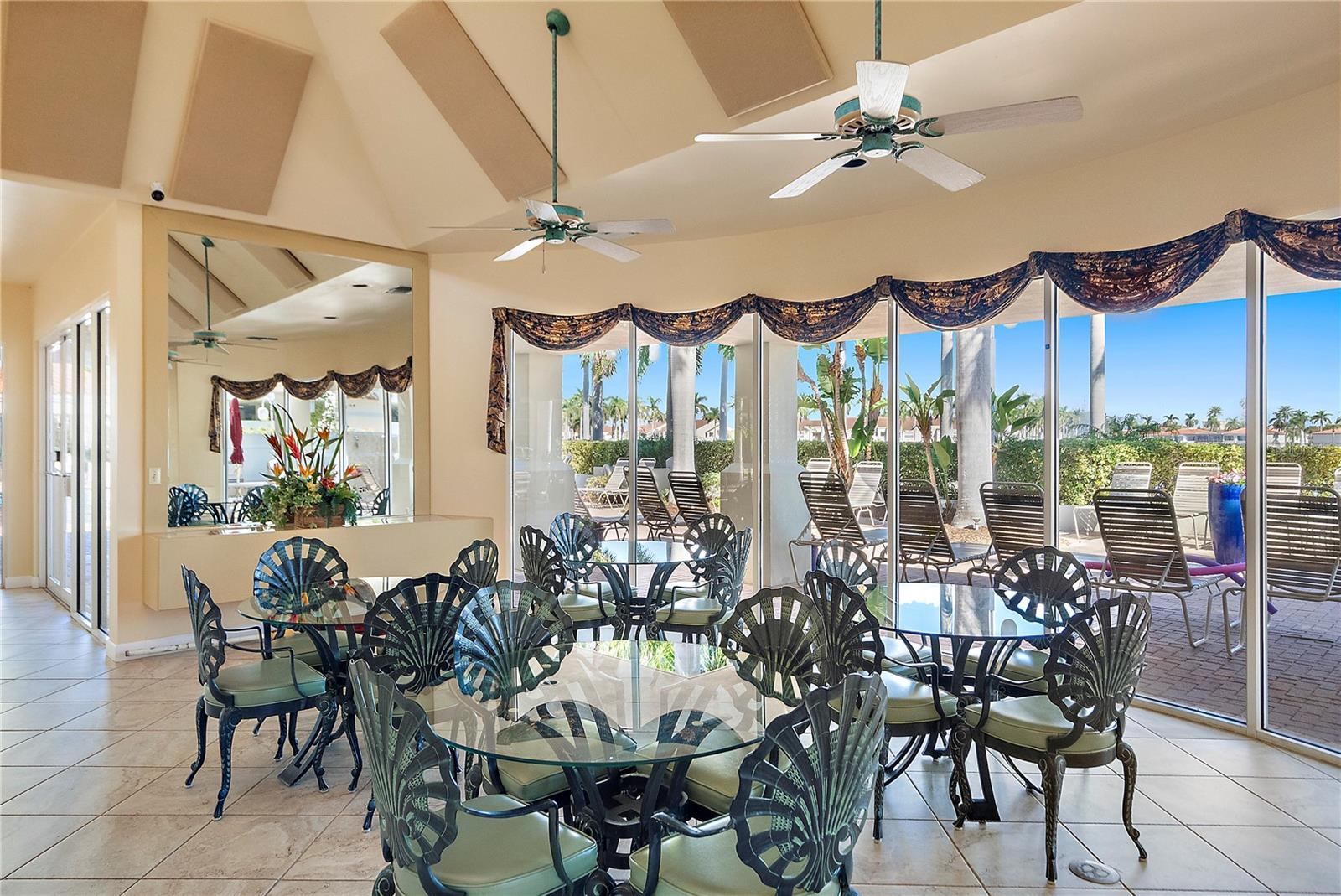 6085 BAHIA DEL MAR CIR #272, ST PETERSBURG, FL, 33715