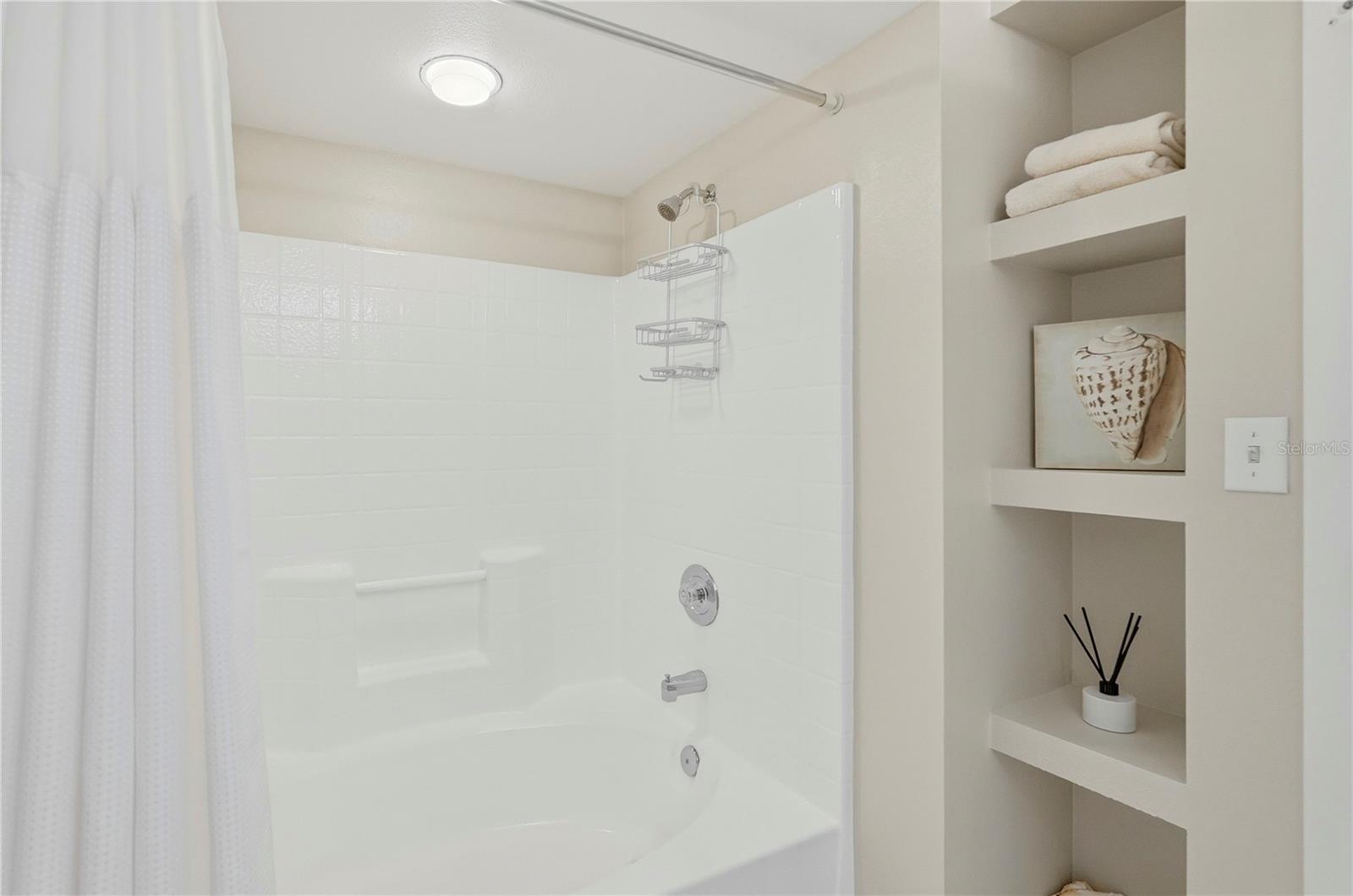 6085 BAHIA DEL MAR CIR #272, ST PETERSBURG, FL, 33715