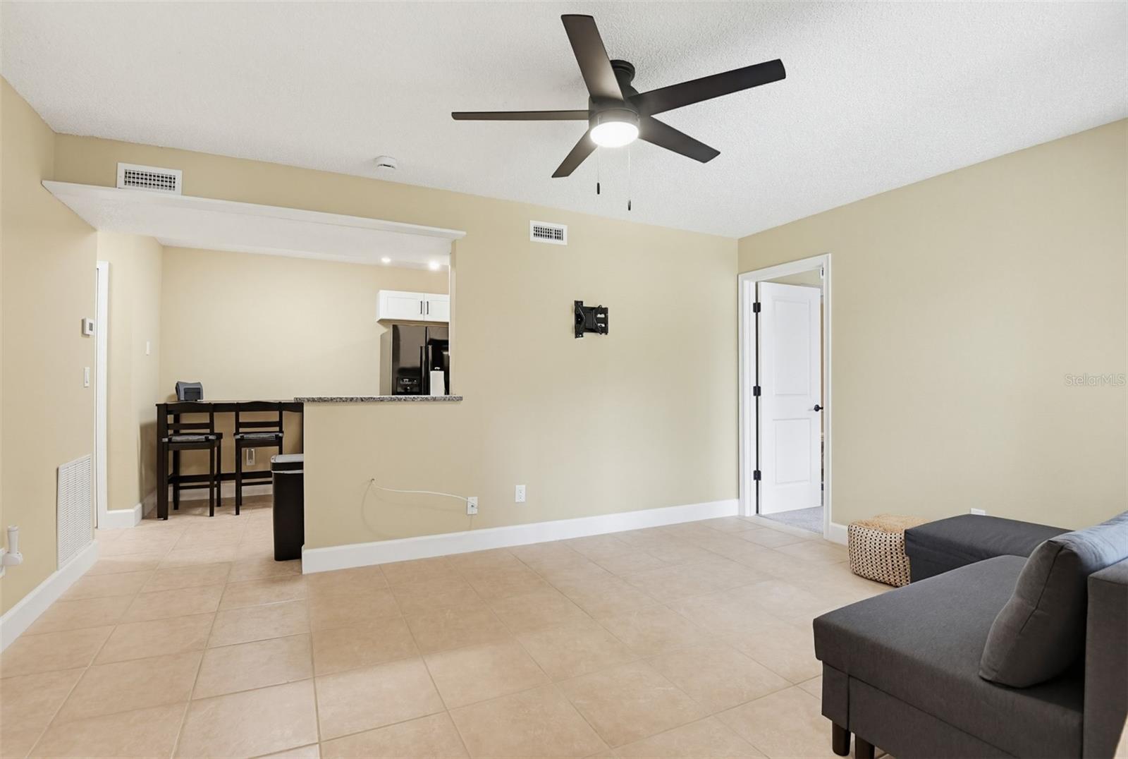 1600 BIG TREE RD #G3, SOUTH DAYTONA, FL, 32119