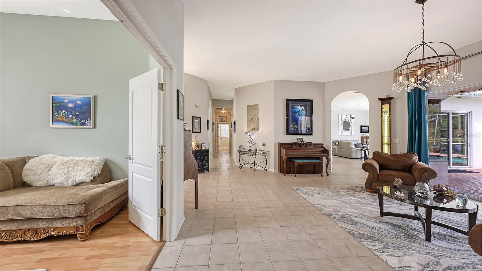 7025 N SERENOA DR, SARASOTA, FL, 34241
