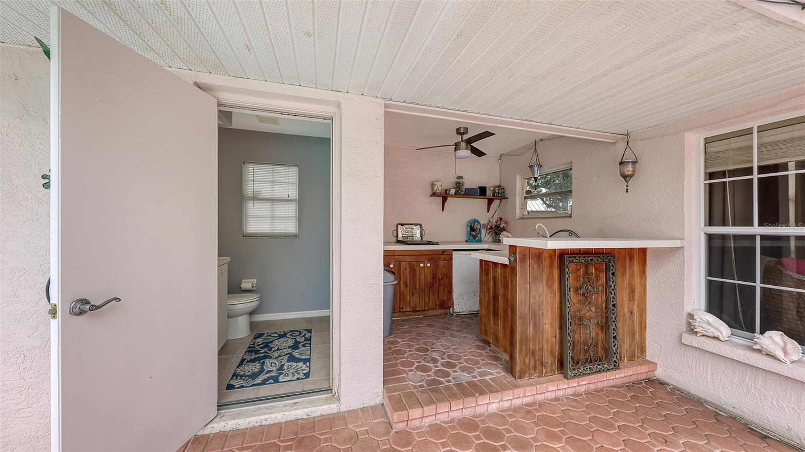 7025 N SERENOA DR, SARASOTA, FL, 34241